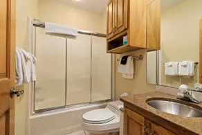 Interlachen 3BR Townhome | Beach Access & Pontoon Rentals - Image 4