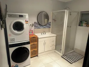 Quaint Flat, near hospitals, Very central, internet - Image 2