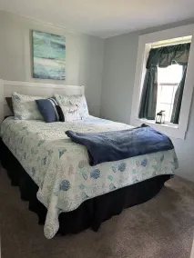 Charlesworth Cottage with lake front access - Image 3