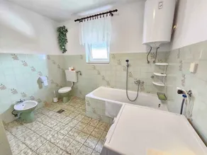 Holiday apartment for 6 people with terrace - Image 2