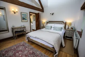 Luxury self catering Barn Nr Goodwood. - Image 3
