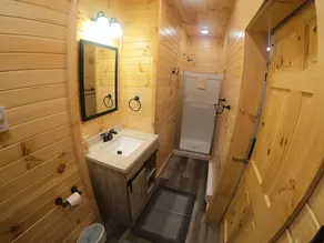 RIVERSIDE RENOVATED 1950's schoolhouse, HOT TUB, Pellet Stove, Pet Friendly - Image 3