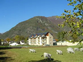 Charming 2-Room with Garden, Near Luchon, Sleeps 6, Pets Welcome, Private Parking - Image 5
