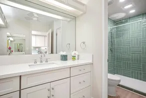 NEW KBM Resorts FREE CAR Maui Kaanapali Villas Renovated Penthouse Near Beach Central AC MKV-A606 - Image 5
