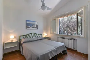 Holiday Apartment 'La Spiga' with Terrace, Shared Garden and Wi-Fi - Image 3