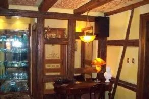 Charming flat in heart of bulwarks. Polychromatic wooden ceiling - Image 5