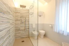 Landhaus mit Pool und Panoramablick, ideal für Familien mit Kindern - Image 2