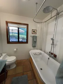 Zen Cottage Hideaway - 1 mile from the Beach, and 1 mile from Downtown... - Image 4