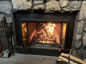 Slopeside Condo with indoor fireplace - Image 3