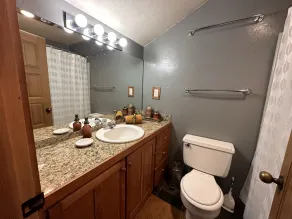 Charming & Spacious Condo! - Image 2
