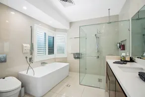 Seaclusion Waterfront Heated Spa+ Pool, Trampoline - Image 3