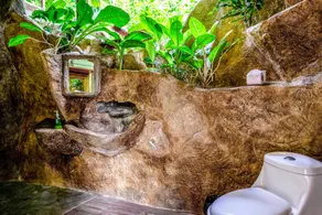 Secluded Treetop Home w/solar panels, Private Balcony, steps from the beach - Image 2