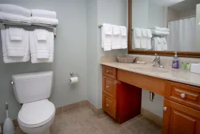 Luxuriöse Oceanfront Condo im 11. Stock mit herrlichem Blick, vor kurzem aktualisiert - Image 4
