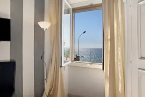 Apartamento \"Raineri\" con vistas al mar, Wi-Fi, A/A y balcón - Image 2