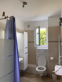 Beautiful privately furnished holiday flat - Image 2