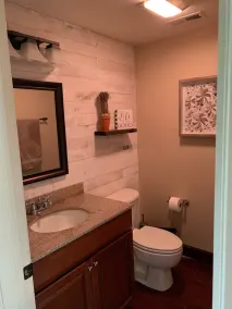 Ski ON/OFF 3 Bedroom Spacious Townhouse/newly renovated. 600 ft to lift - Image 2