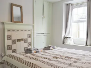 4 bedroom accommodation in Dawlish - Image 5