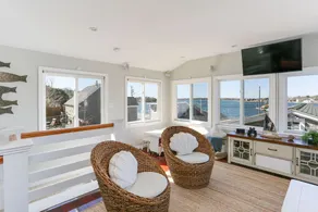 Beautiful Hen Cove - Book Your 2026 Trip - Image 2