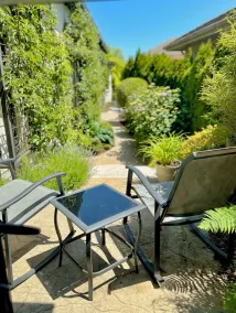 Romantic Private & Detatched Guest Home behind the gates of a Chateau on the Sea - Image 4