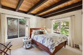 Warm and Cozy Mountain and Lake View Haven cottage - Image 5