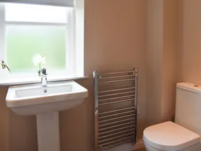 3 bedroom accommodation in Aberfoyle - Image 2