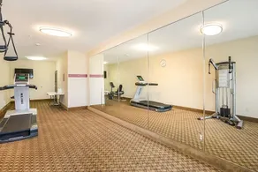 Affordable Stay at Knights Inn Bunkie! Pool, Free Parking, Free Breakfast - Image 2