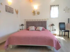 Provencalsk villa med aircondition, opvarmet pool, spa og master suite. - Image 5