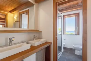 Villa Mendolia Hot Pool and Design - Image 2