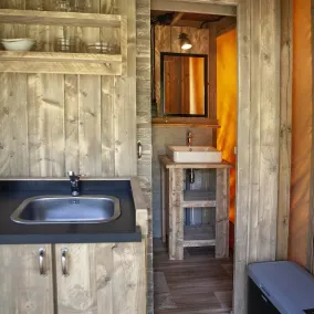 Glamping 2=person safari tent - Image 4