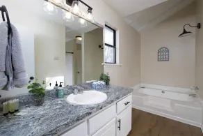 Renovated Farmhouse Near Six Flags - Image 5