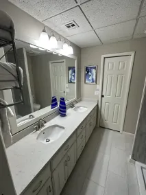 Panoramic Lakeviews! Direct Lakefront Access! Gentle sloping beach!  4 Kayaks! - Image 3