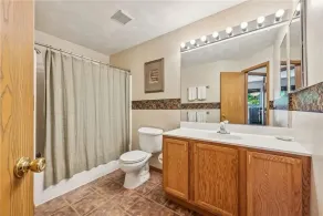 Woodridge ski-in, 1st flr 4BD, 3.5BA Sleeps 13! BIG WEEK DAY & WEEKLY DISCOUNTS! - Image 5