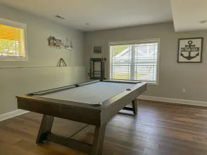 5-bedroom vacation home with private slip, just 10 minutes from the marina - Image 2