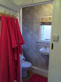 El Hideaway Shepherd Hut - Image 2