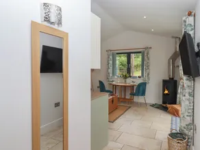 THE PENNYMOOR, romantic, with hot tub in Tiverton - Image 4