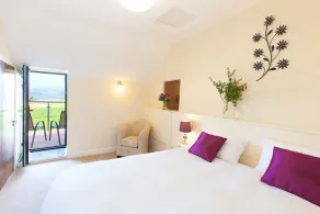1 bedroom Apt overlooking Waterville Lake - Image 2