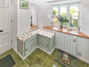 A lovely traditional Norfolk flint cottage in a great location. - Image 2
