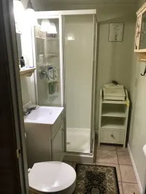 COZY CUTE CABIN. - Image 2