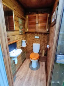 Cosy Glamping at The Greenhouse Spa Retreat - Image 4