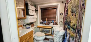 Newly Updated Cozy Home ~ Located Downtown, UVM, Hospital Includes 8 Bikes! - Image 4
