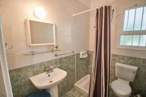 Coral Bay Prime Tourist Location - 2 Bed Villa - 300m To Coral Bay Beaches -Pool - Image 3