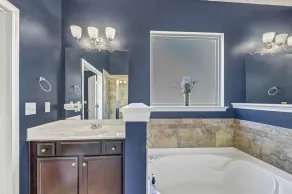 Immaculate home in Atlanta Near the Airport/w private bathrooms Big smart TVs  - Image 4