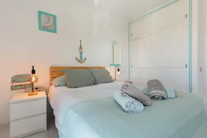 Apartamento 'Surf Home Sea View' con vistas al mar, piscinas compartidas y Wi-Fi - Image 4