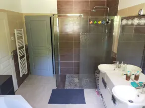 House for up to 8 people  - Image 2
