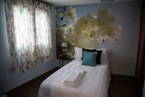 2 BEDROOM SUPERIOR APARTMENT - FREE PARKING - Image 4