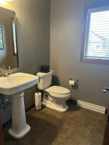 Beautiful home Sleeps 10 with Heated Inground Pool - Image 2