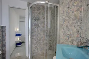 Frontline Estepona Penthouse Duplex mit Dachterrasse & Whirlpool - Image 5