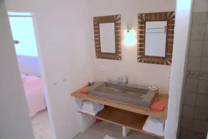 Casetta di lusso in tenuta vinicola a Uzès, piscina riscaldata, giardino molto grande - Image 2