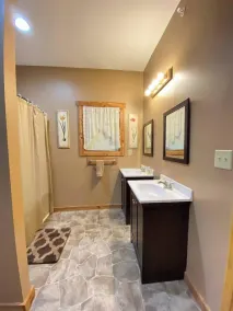 \"Treehouse Suite\" at Rustic Retreat Cabin w/Old Fashion Saun - Image 3
