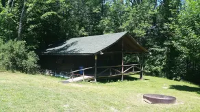 Cabane en bois rond exclusive au bord d'un lac bien approvisionné - Image 4